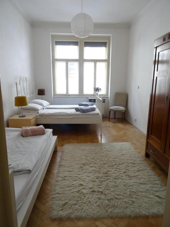 Garden Apartment On Art Nouveau Street In Central Prag Exterior foto