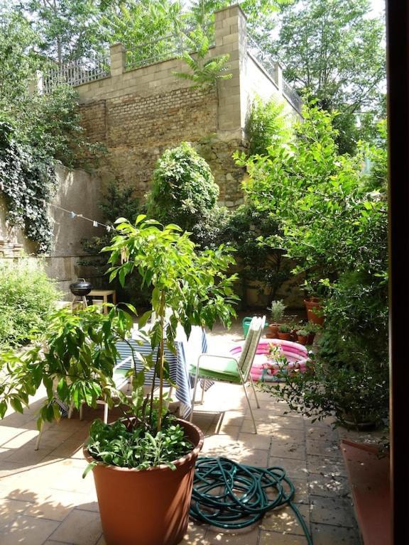 Garden Apartment On Art Nouveau Street In Central Prag Exterior foto