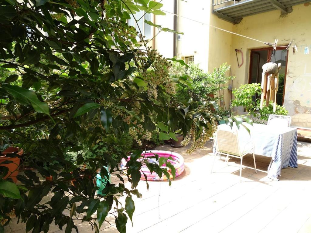 Garden Apartment On Art Nouveau Street In Central Prag Exterior foto